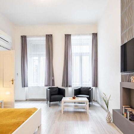 New, High Quality Apartment In The City Center Budapest Ngoại thất bức ảnh